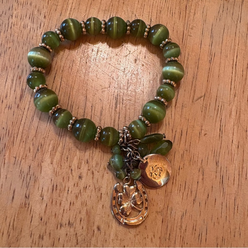Green Beaded Bracelet with Gold Accents - Picture 1 of 4